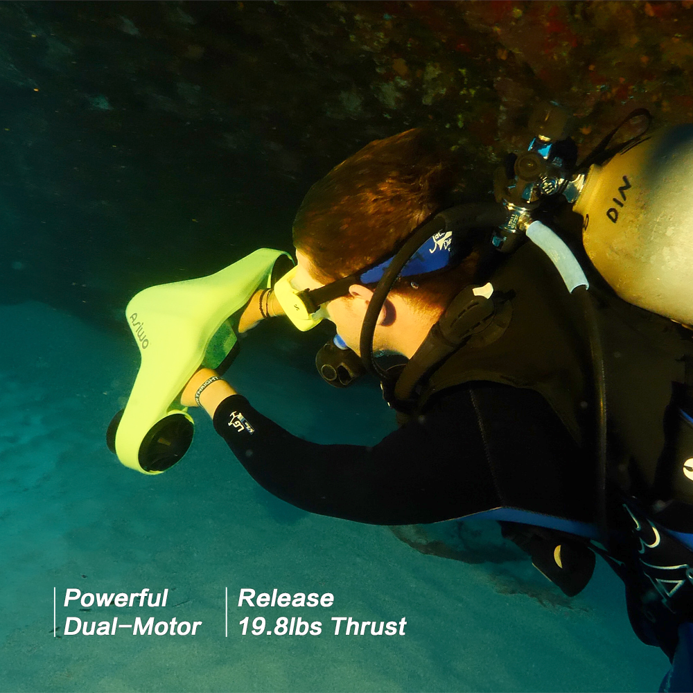 Arine Underwater Scooter With DUAL OTORS Ax Ax Ax Depths Caera 100ft 45 Inutes 4 Iles